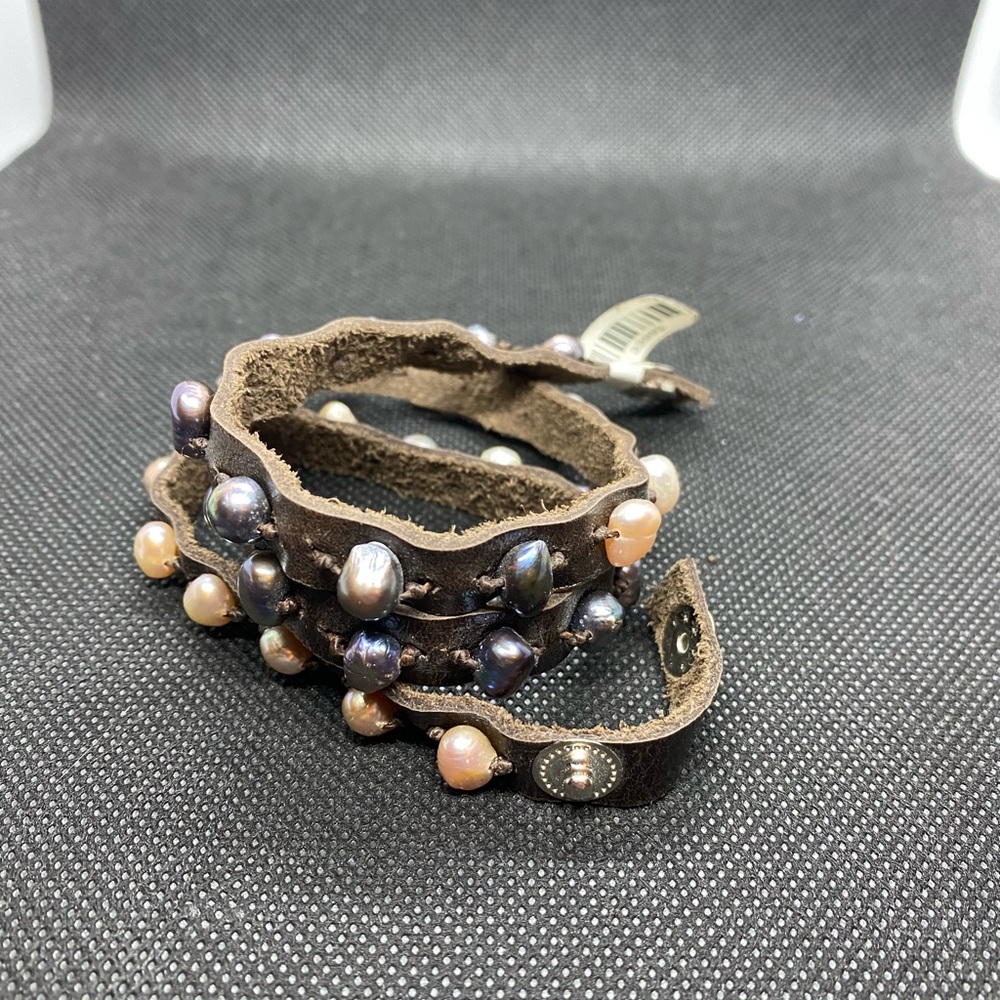 Three wrap leather bracelet with multicolor pearls - Picture 4 of 8